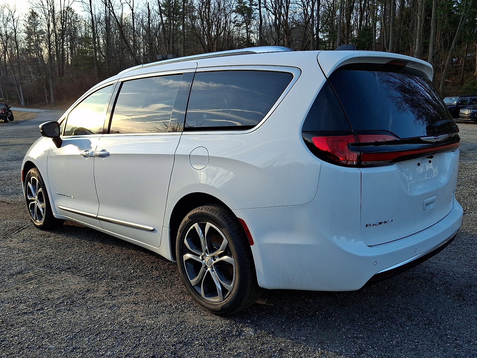 New 2026 Chrysler Pacifica Pinnacle image 4