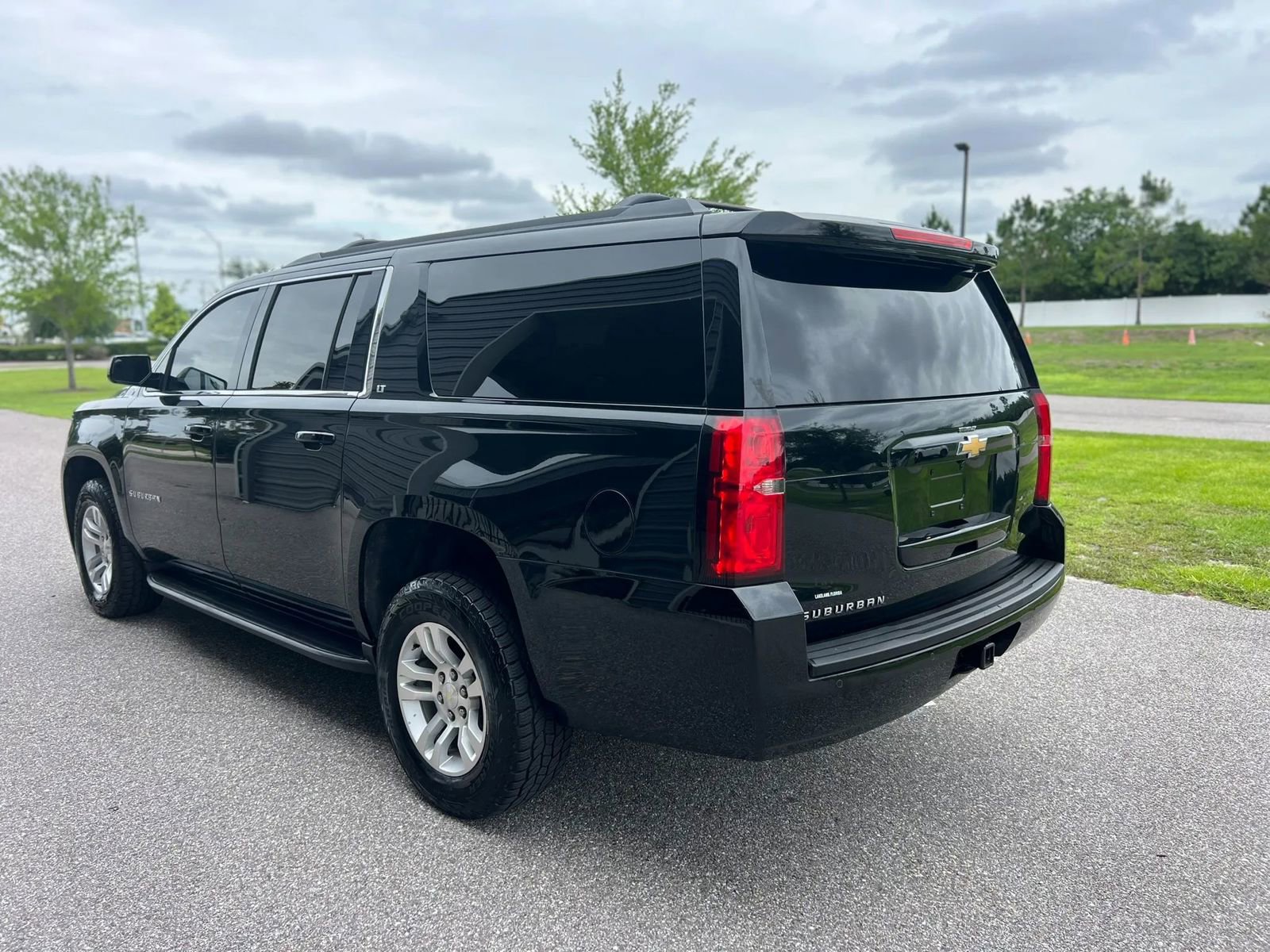 Used 2019 Chevrolet Suburban LT AWD/4WD image 7