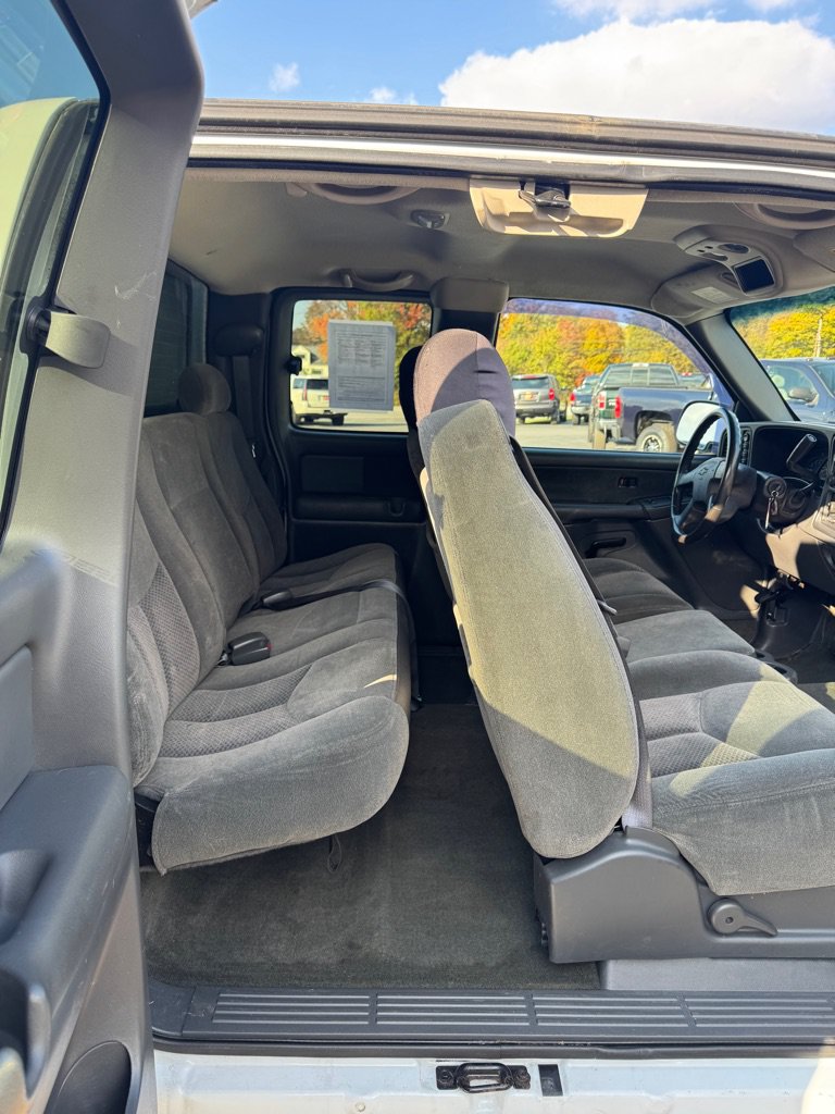 Used 2003 Chevrolet Silverado 1500 LS AWD/4WD image 12