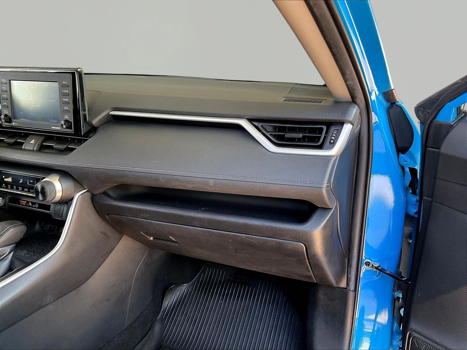 Used 2020 Toyota RAV4 LE w/ All Weather Liner Package FWD image 25
