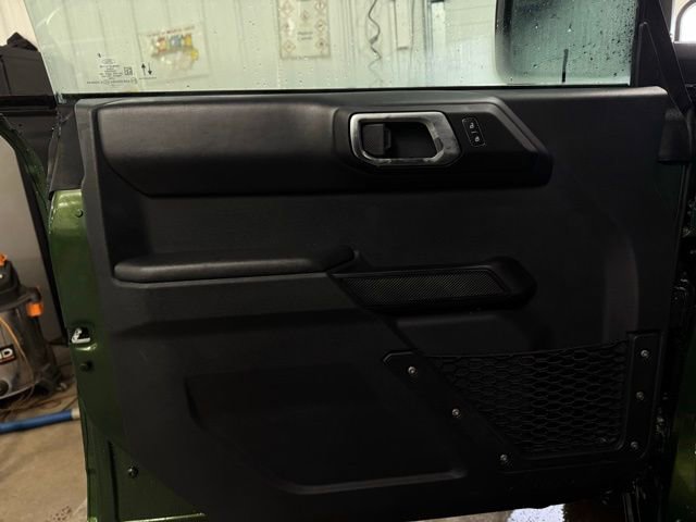 Used 2025 Ford Bronco Badlands image 13