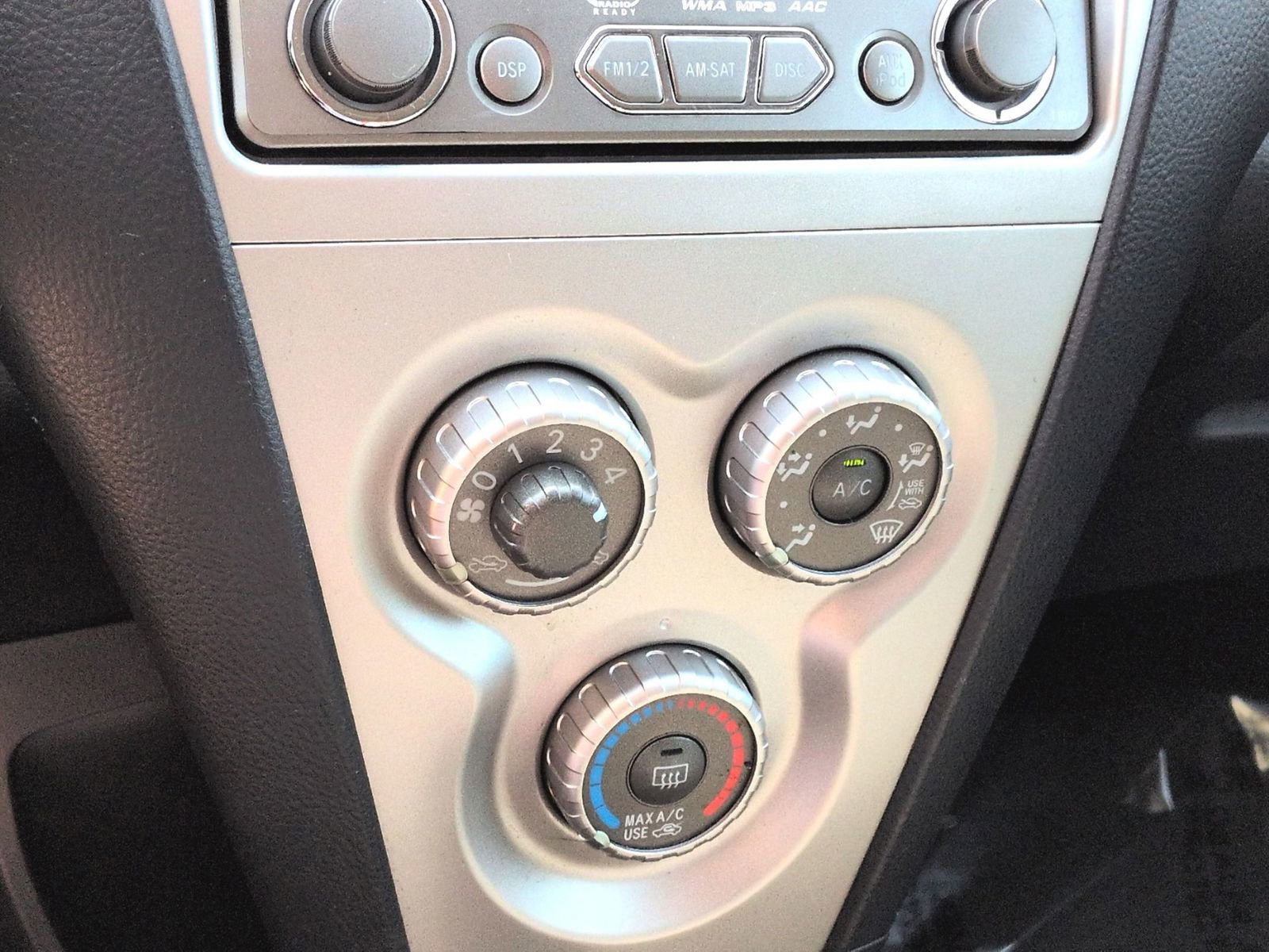 Used 2012 Toyota Yaris Sedan image 17