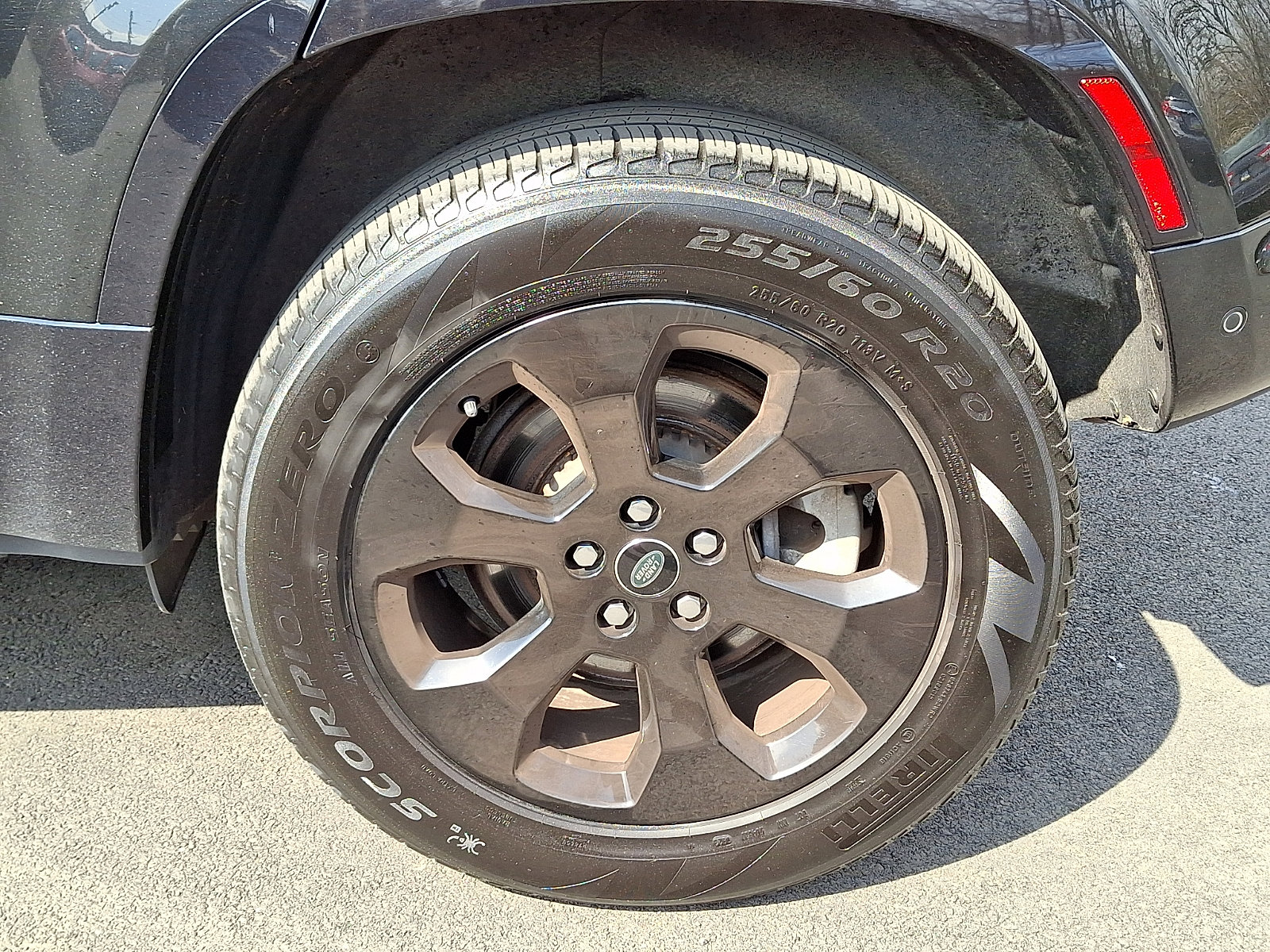 Used 2023 Land Rover Defender 110 X-Dynamic SE image 11