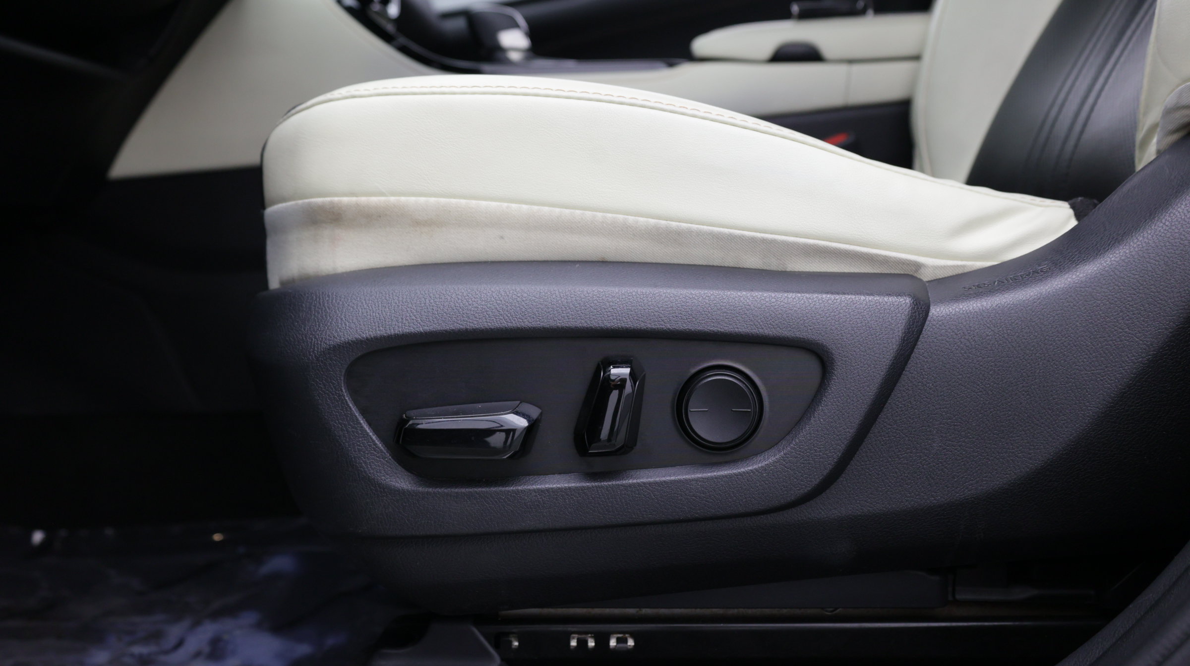 Used 2023 Lexus NX 250 FWD w/ Towing Package (2000 Lbs) image 16