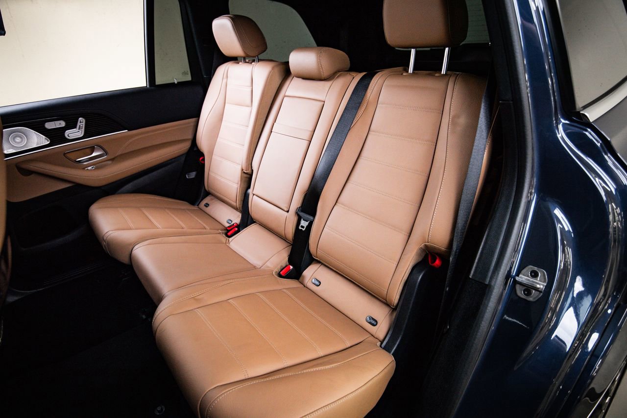 Used 2024 Mercedes-Benz GLS 580 4MATIC image 24