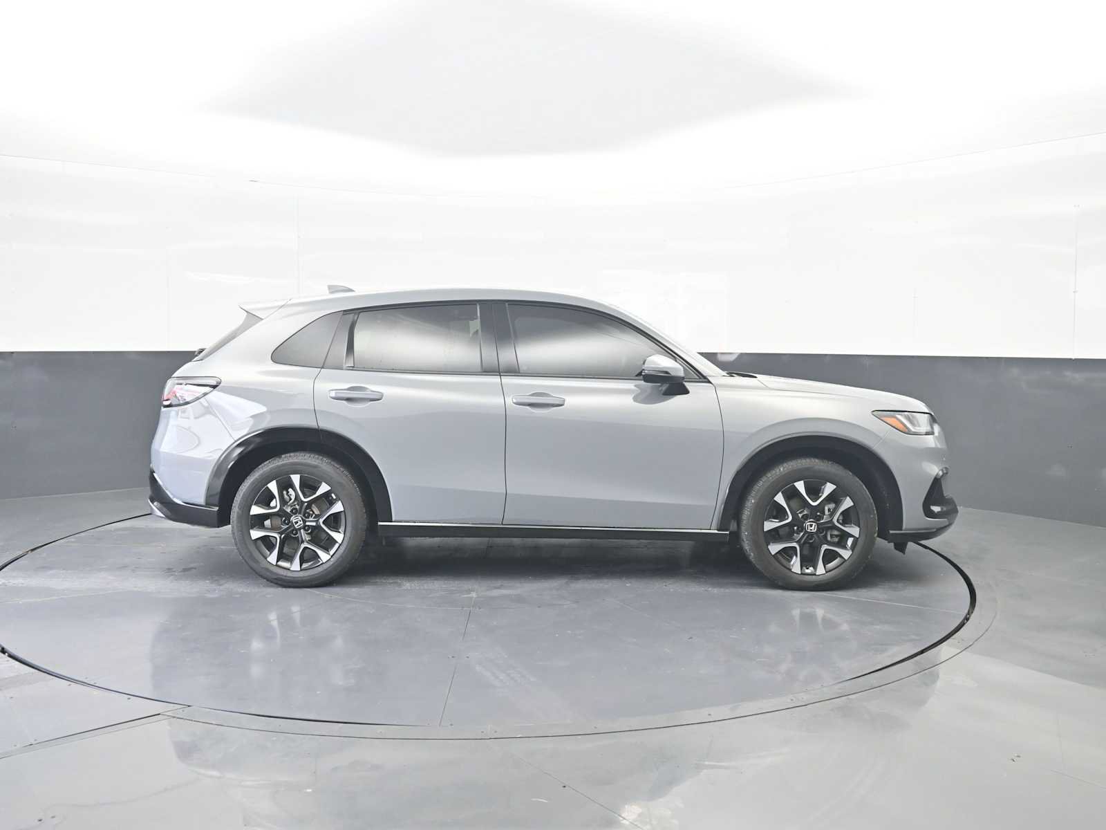 Used 2026 Honda HR-V EX-L image 9