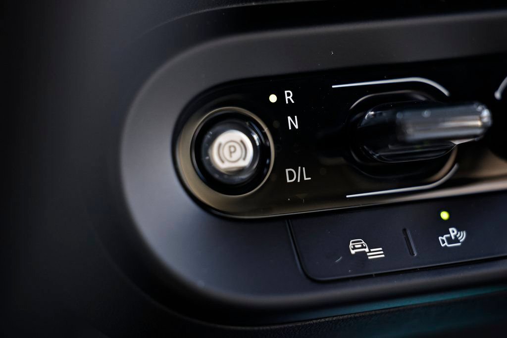 New 2026 MINI Cooper 4-Door Hardtop FWD image 40