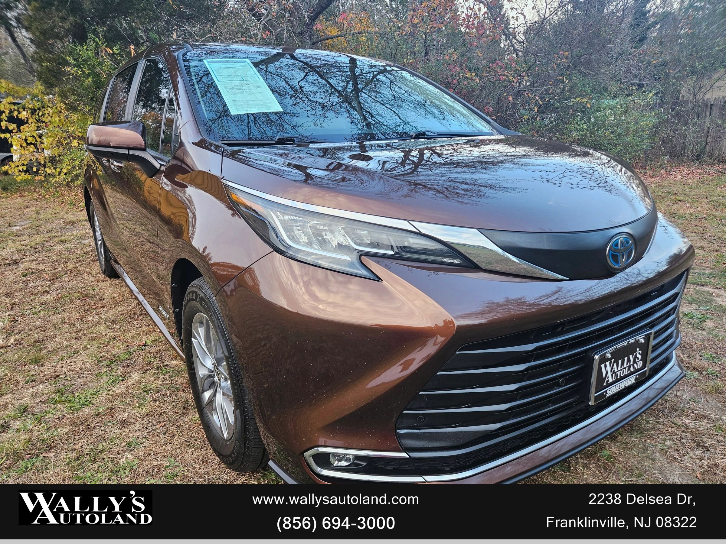 Used 2021 Toyota Sienna XLE image 8