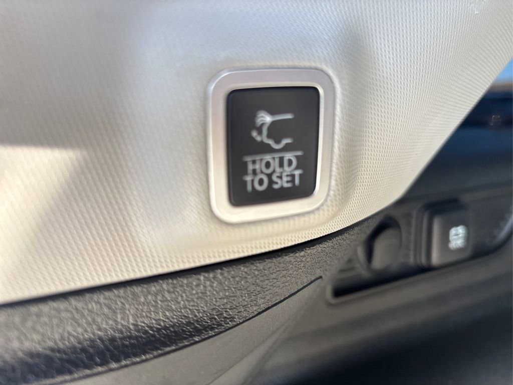 Used 2022 Jeep Grand Cherokee Limited 4xe w/ Luxury Tech Group II image 14