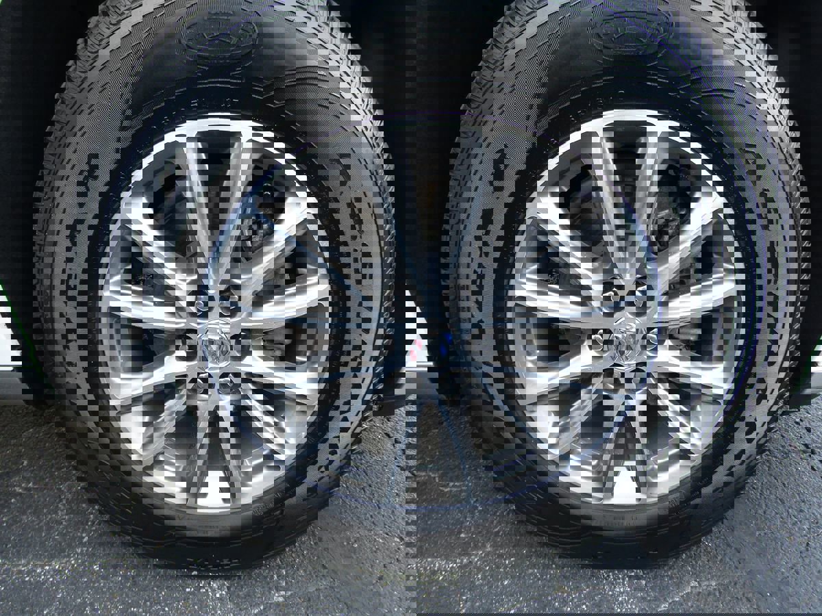 Used 2024 Buick Enclave Premium image 39