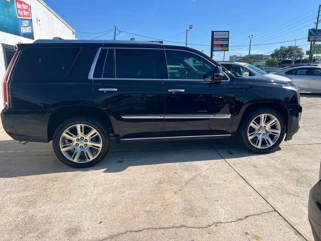 Used 2018 Cadillac Escalade Premium Luxury RWD image 8