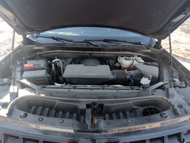 Used 2025 Chevrolet Suburban Z71 image 32