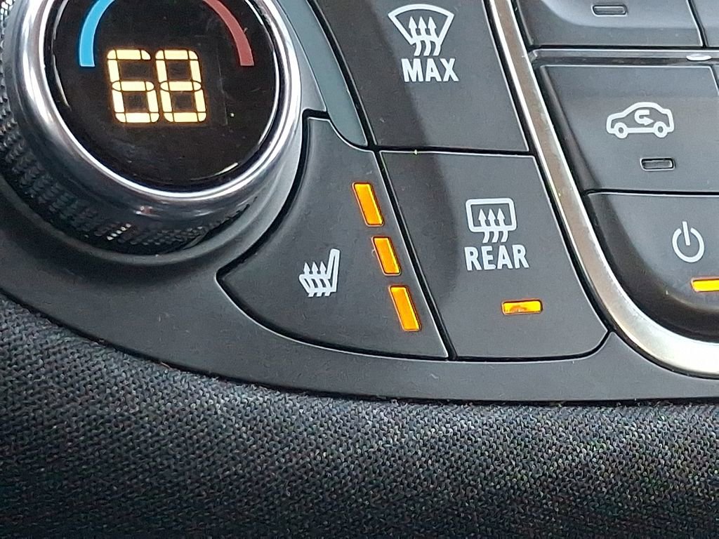 Used 2023 Chevrolet Malibu LT FWD image 25