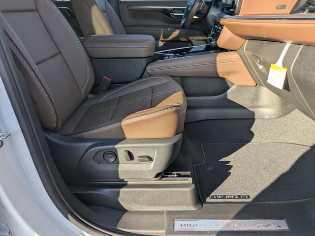 New 2025 Chevrolet Suburban High Country image 43