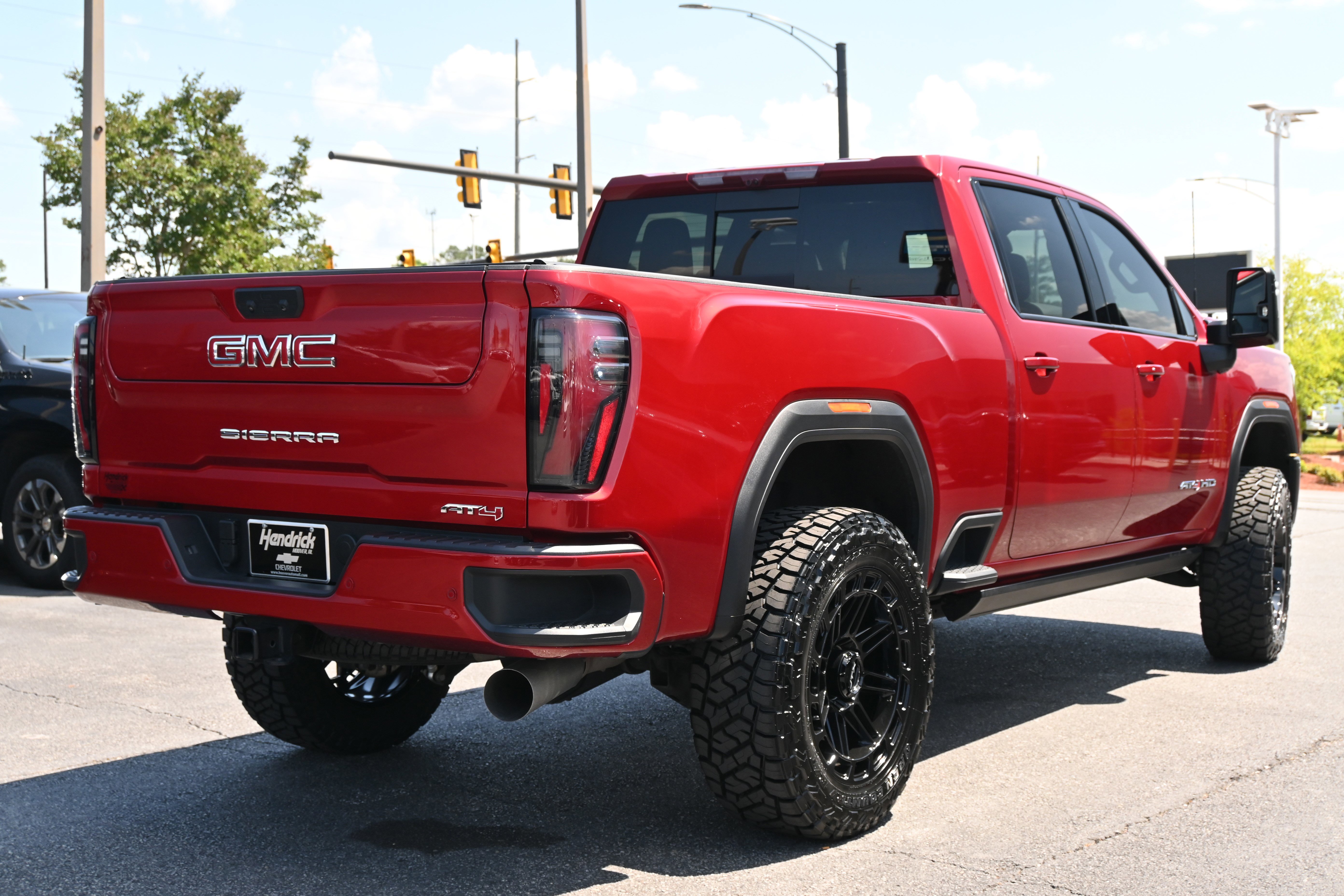 Used 2025 GMC Sierra 2500 AT4 w/ AT4 Premium Plus Package AWD/4WD image 15