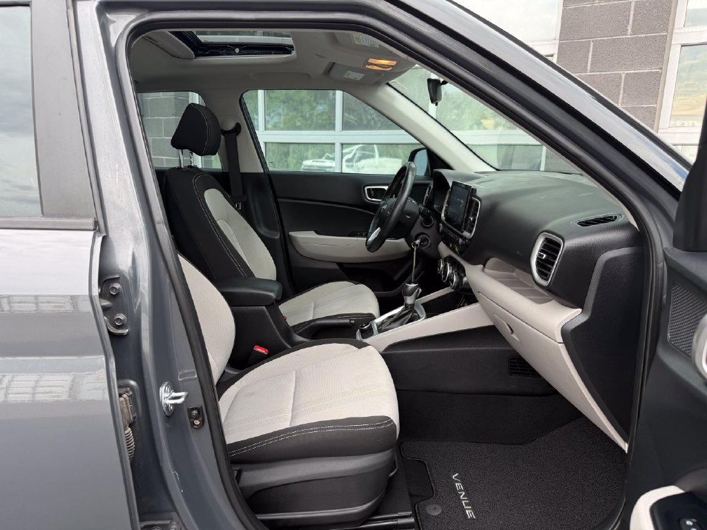 Used 2023 Hyundai Venue SEL w/ Cargo Package FWD image 42
