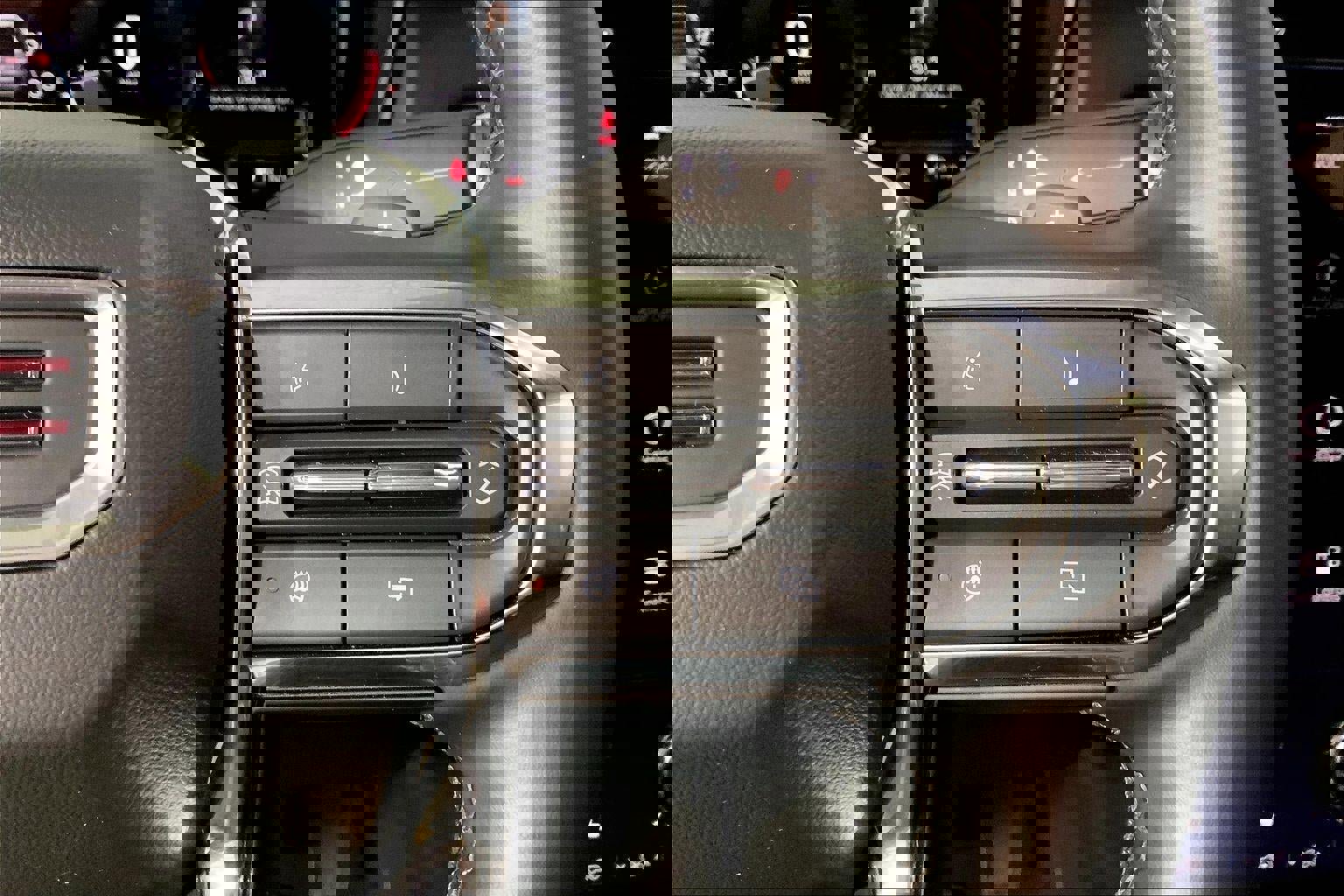 Used 2025 GMC Terrain Elevation image 19