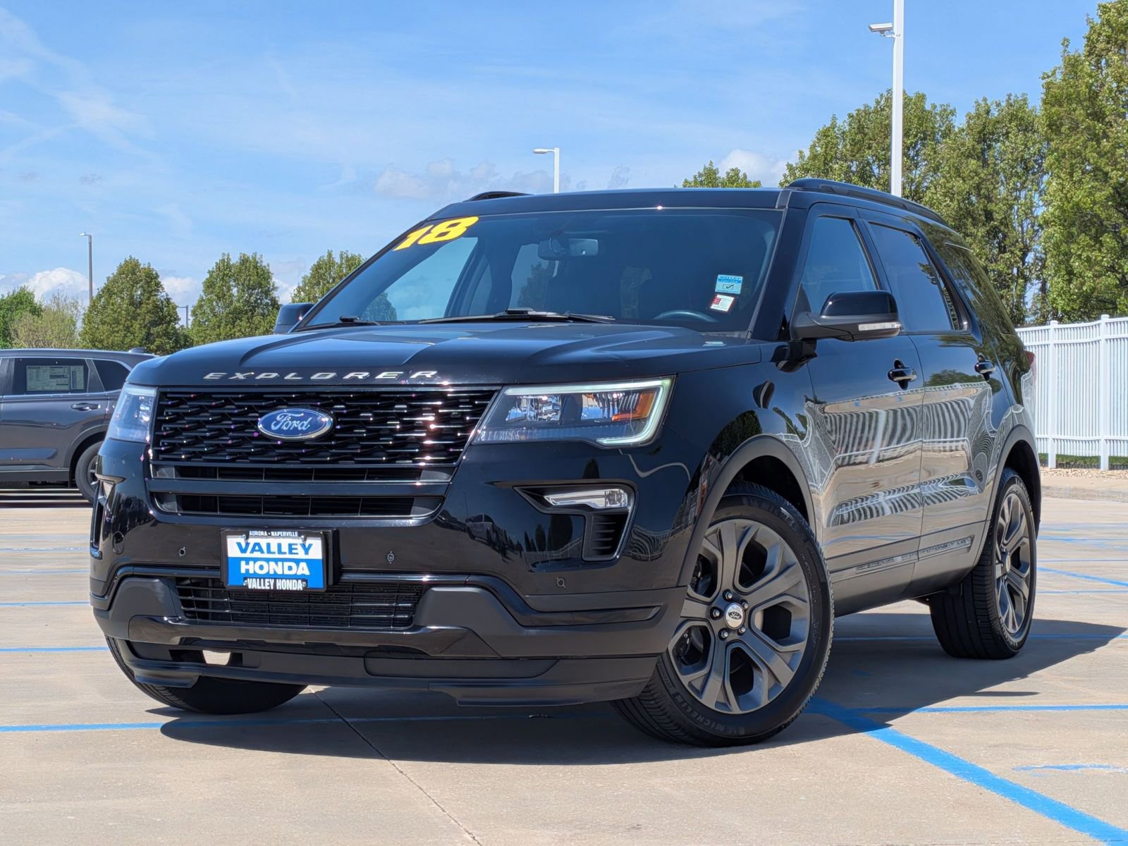 Used 2018 Ford Explorer Sport AWD/4WD image 2