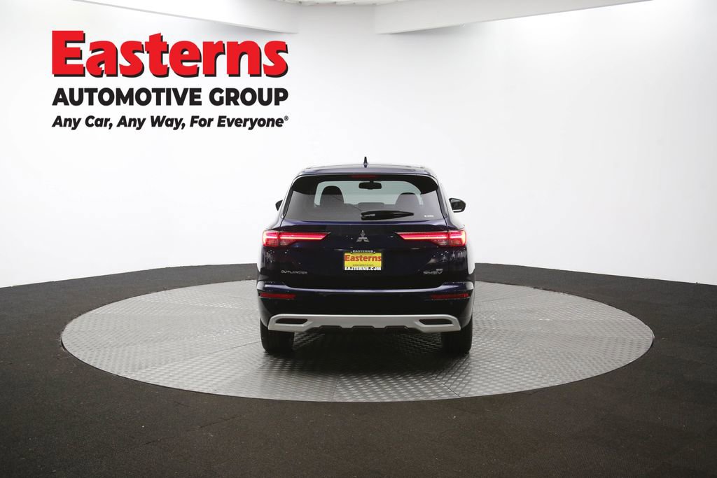 Used 2023 Mitsubishi Outlander SE image 35