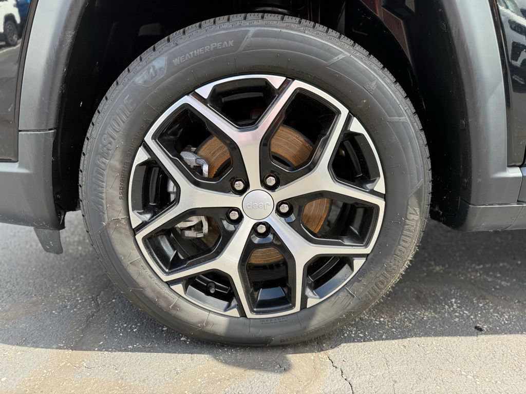 Certified 2024 Jeep Compass Limited AWD/4WD image 11
