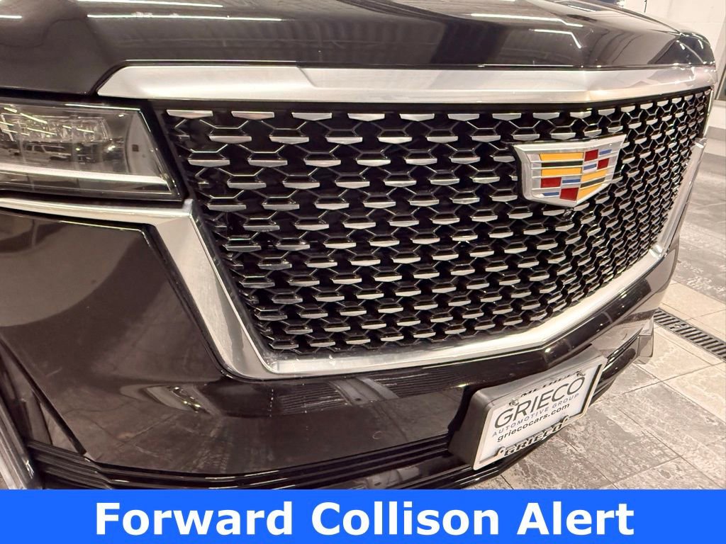 Used 2023 Cadillac Escalade Premium Luxury image 3