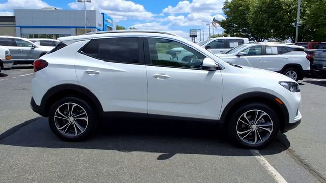 Used 2023 Buick Encore GX Select w/ Safety Package II AWD/4WD image 9