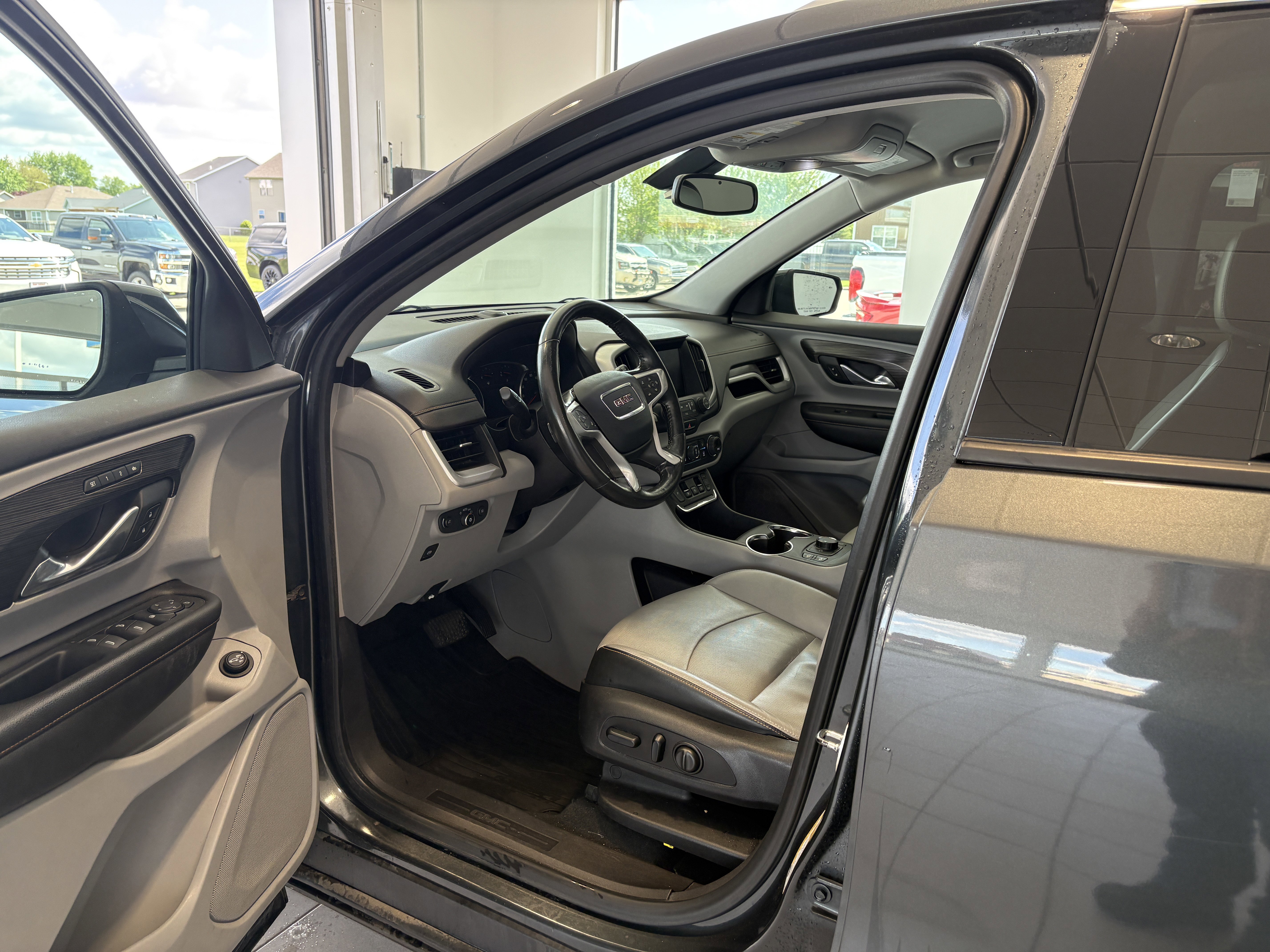 Used 2018 GMC Terrain SLT w/ Preferred Package FWD image 10