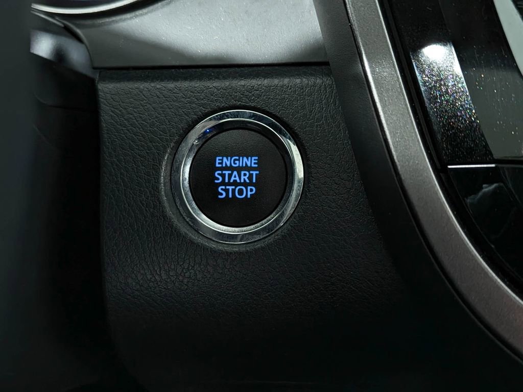 Used 2022 Toyota Camry SE image 24