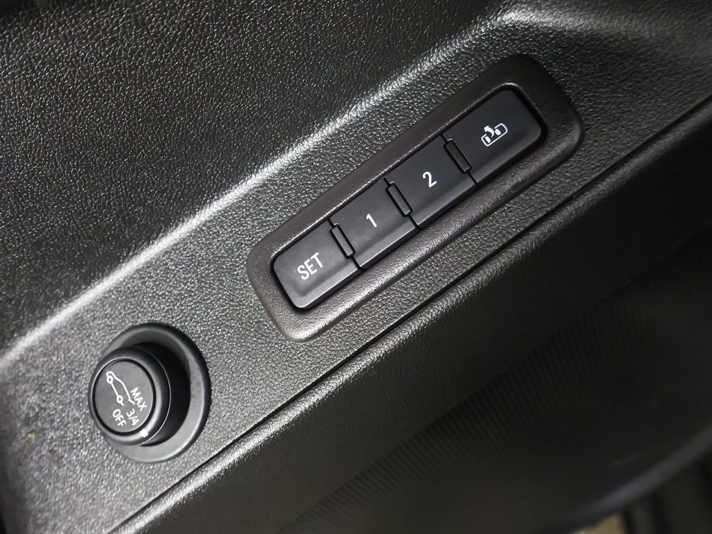 Used 2019 Chevrolet Equinox Premier w/ Premier Redline Edition image 34