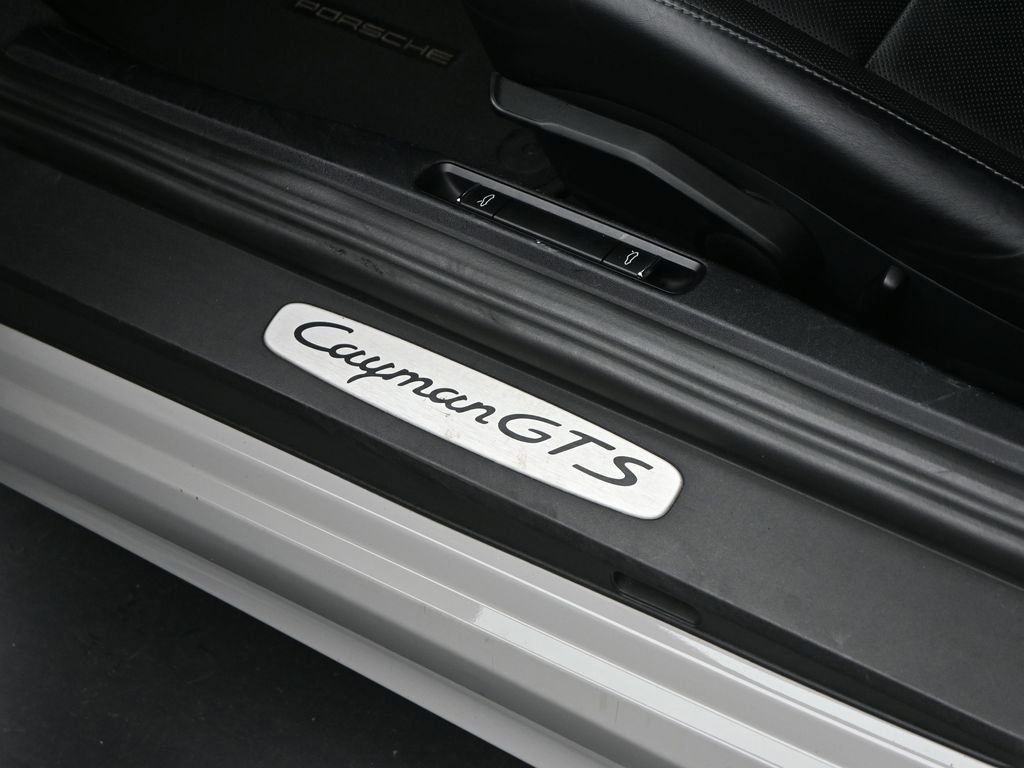 Used 2018 Porsche 718 Cayman GTS image 12