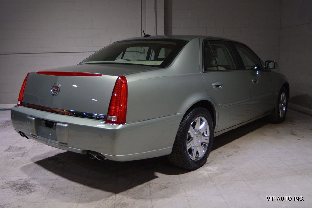 Used 2007 Cadillac DTS Luxury I w/ Trunk Convenience Package image 4