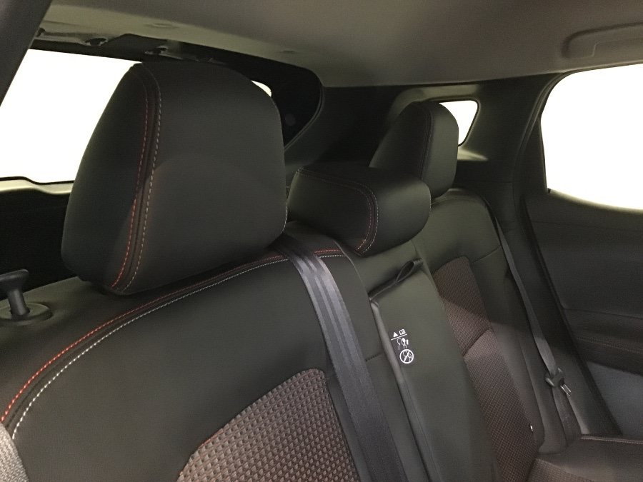 Used 2025 Nissan Kicks SR AWD/4WD image 18
