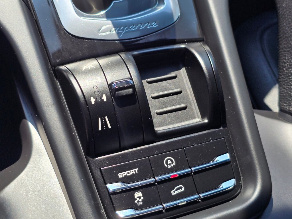 Used 2012 Porsche Cayenne AWD/4WD image 12