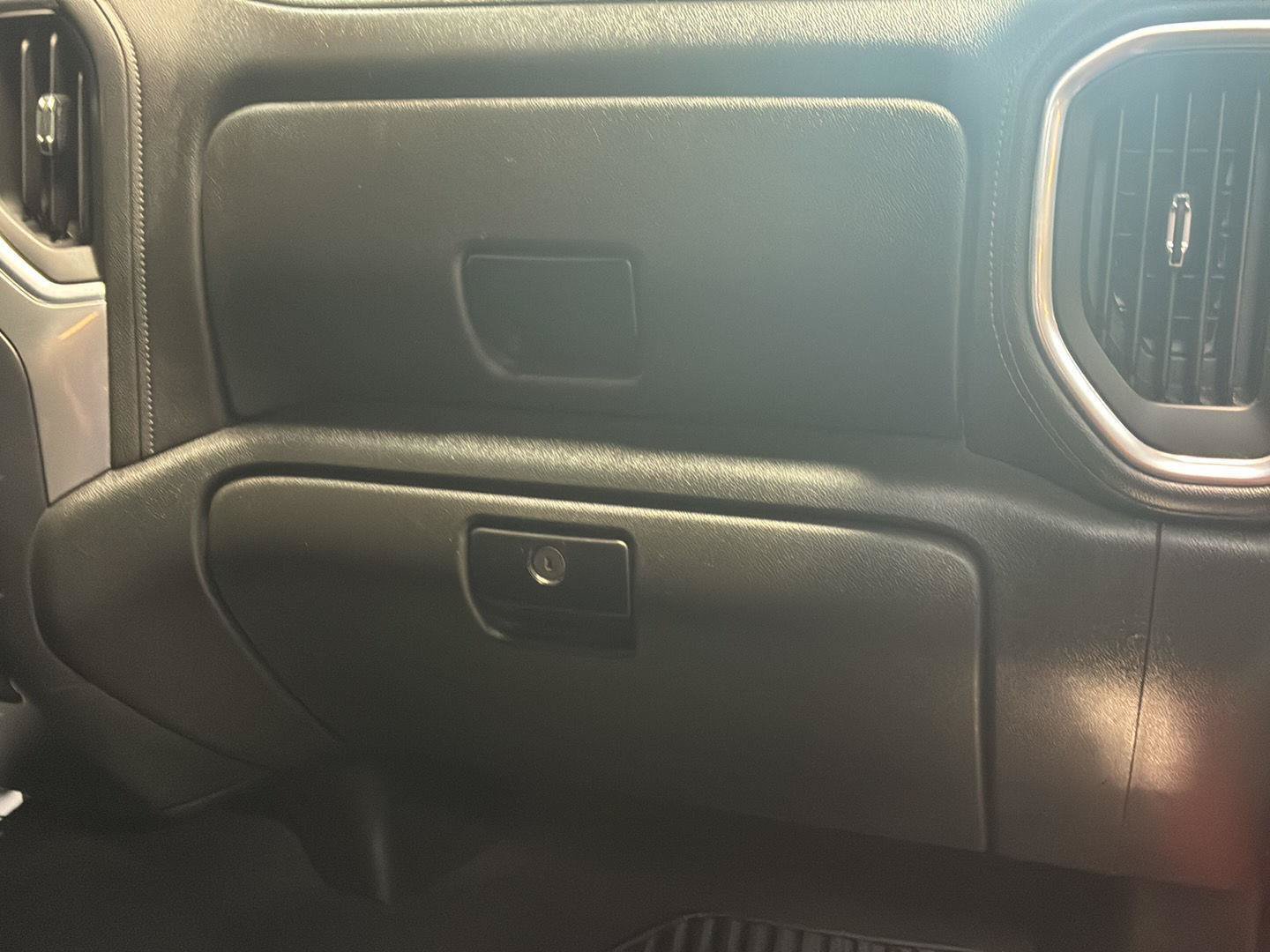 Used 2022 Chevrolet Silverado 1500 LT AWD/4WD image 7