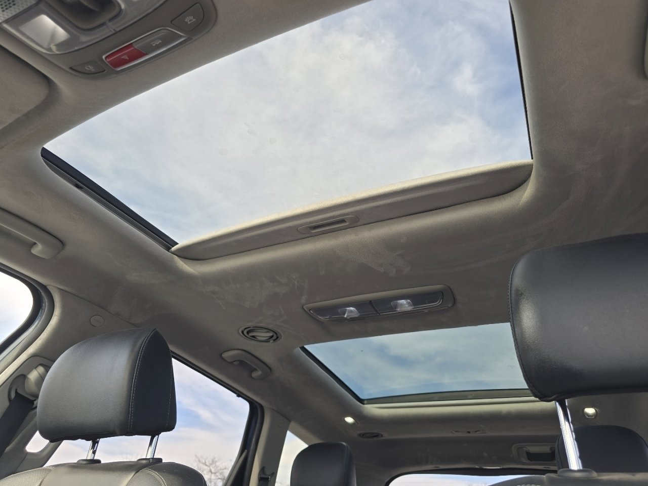 Used 2023 Kia Telluride SX Prestige image 3