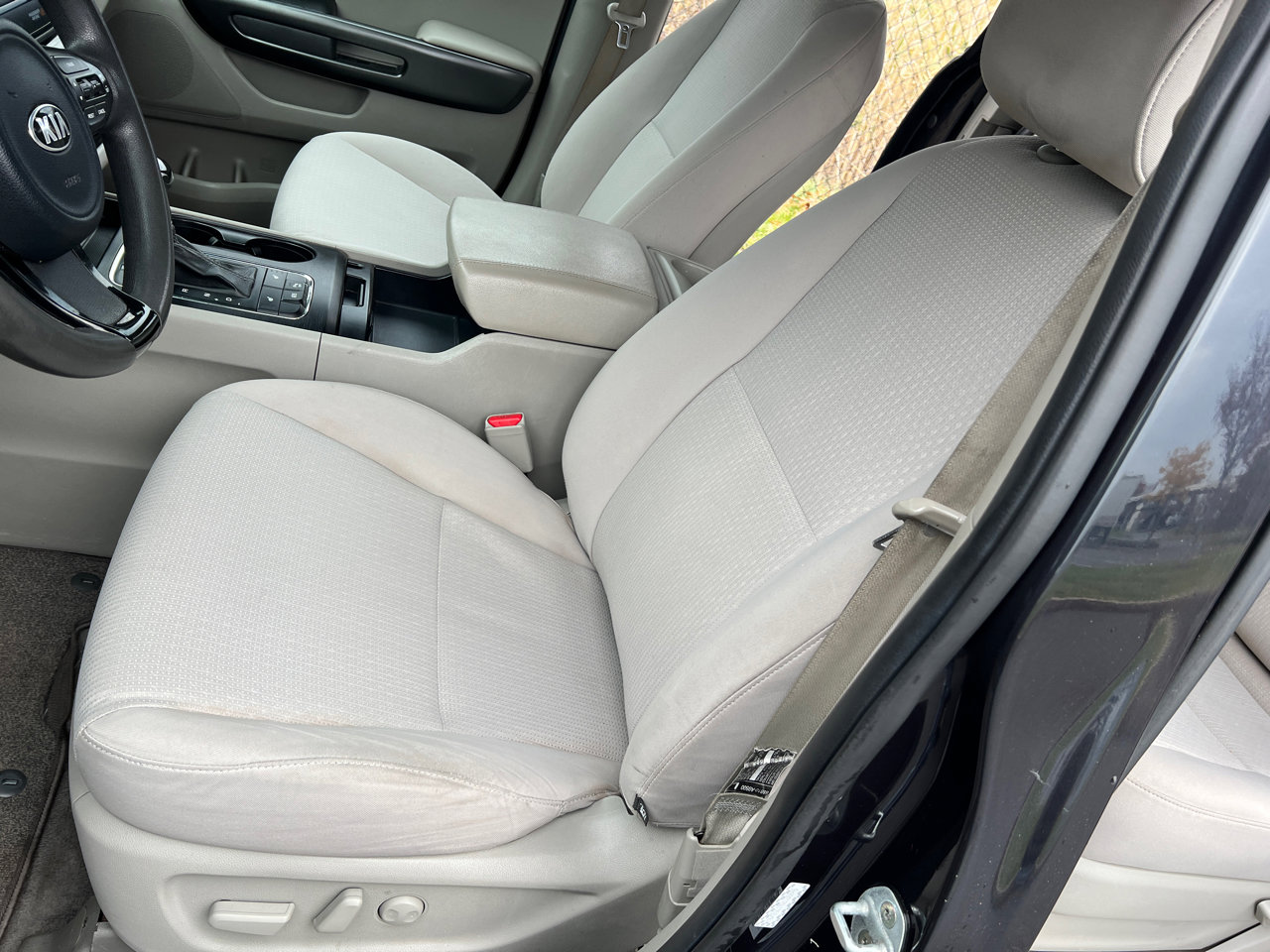 Used 2016 Kia Sedona LX w/ LX Convenience Package image 20