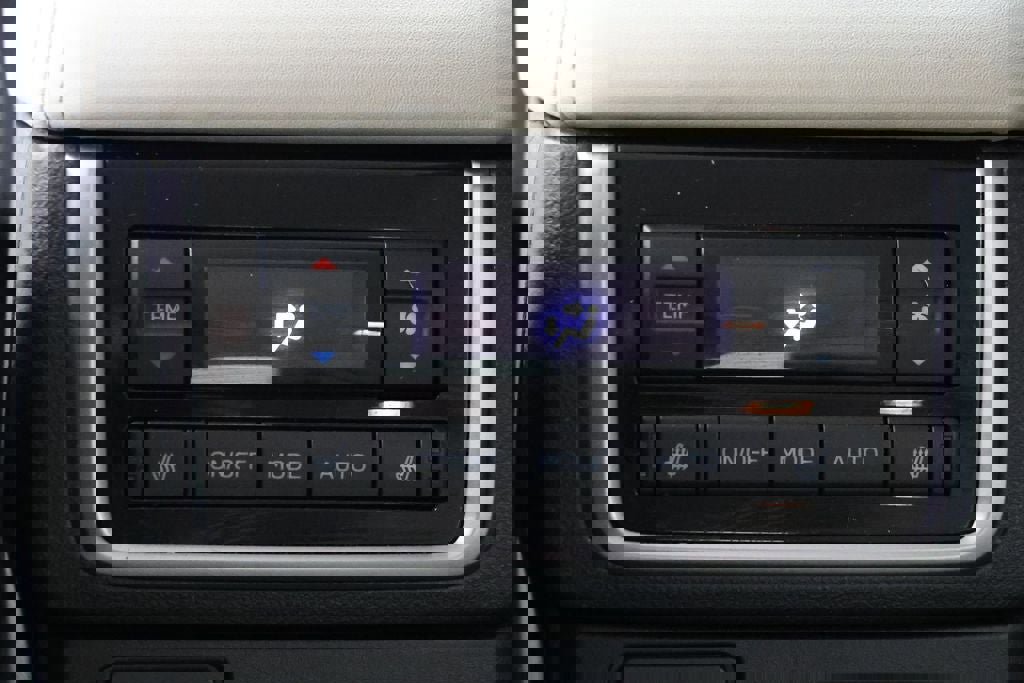 Used 2024 Subaru Ascent Limited image 12