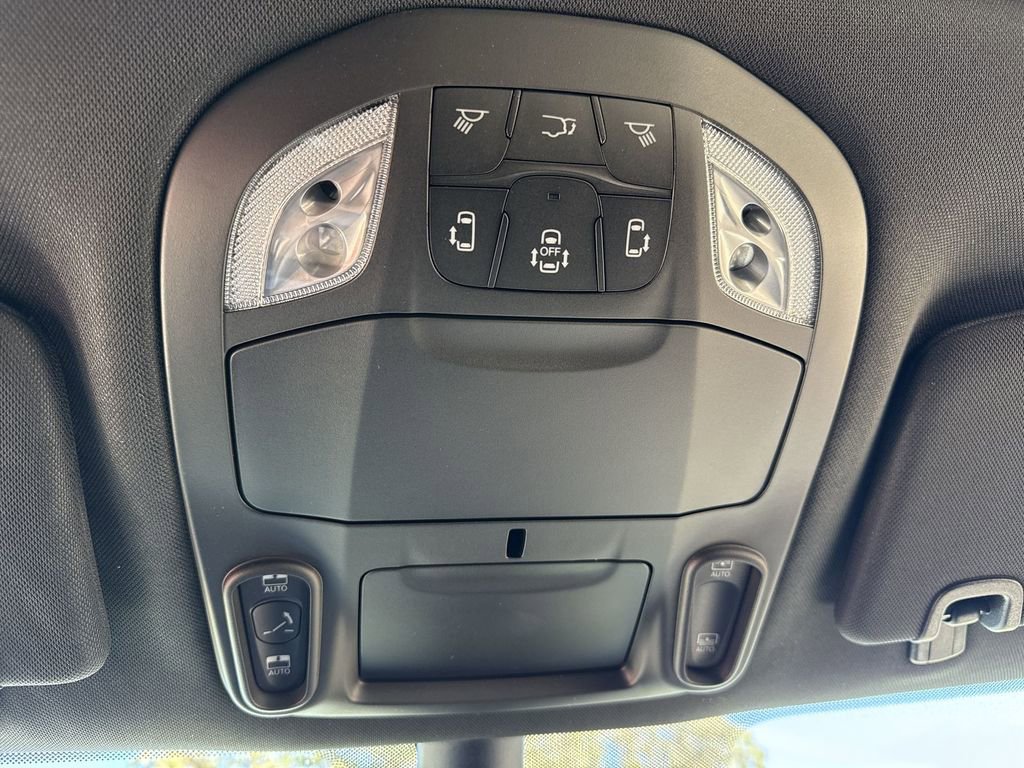 New 2026 Chrysler Pacifica Limited w/ S Appearance Package image 16