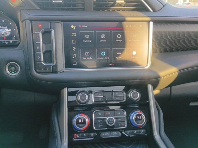 Used 2024 GMC Yukon Denali w/ Advanced Technology Package image 32