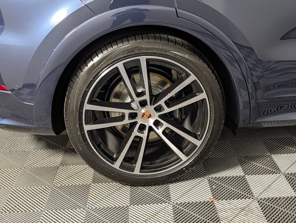 New 2026 Porsche Cayenne GTS AWD/4WD image 13