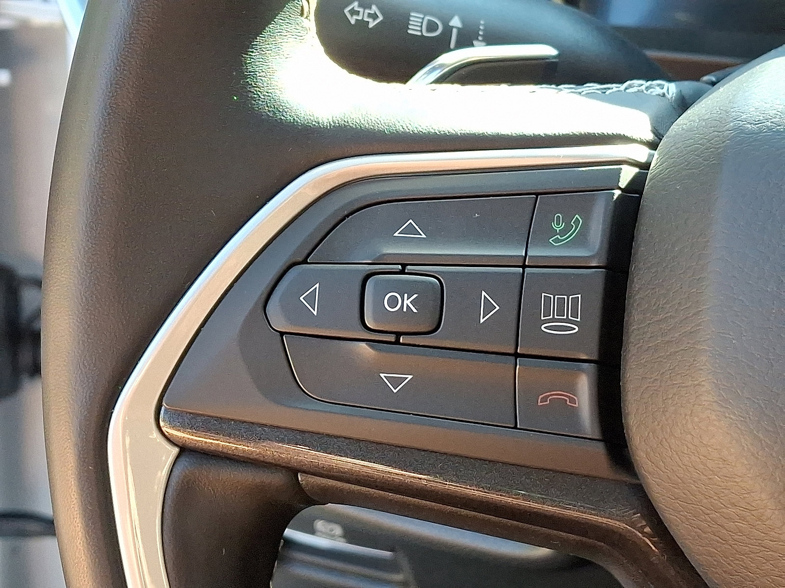 Certified 2021 Jeep Grand Cherokee L Laredo w/ Luxury Tech Group I image 21