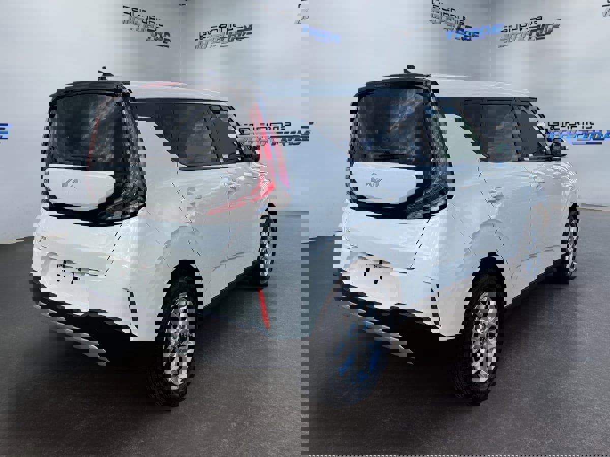 Used 2024 Kia Soul LX w/ Option Group 015 image 5