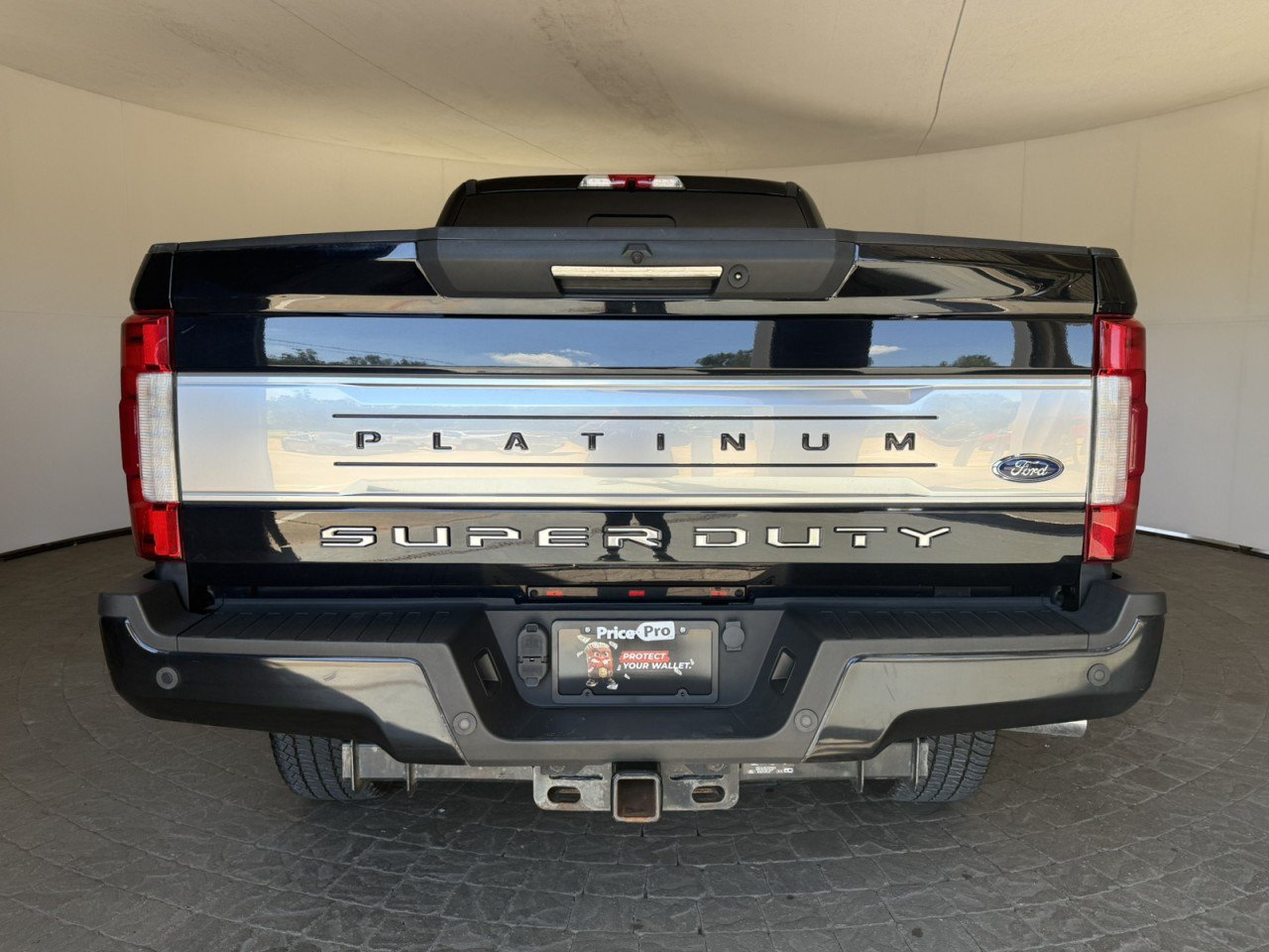 Used 2019 Ford F250 Platinum w/ Platinum Ultimate Package AWD/4WD image 7