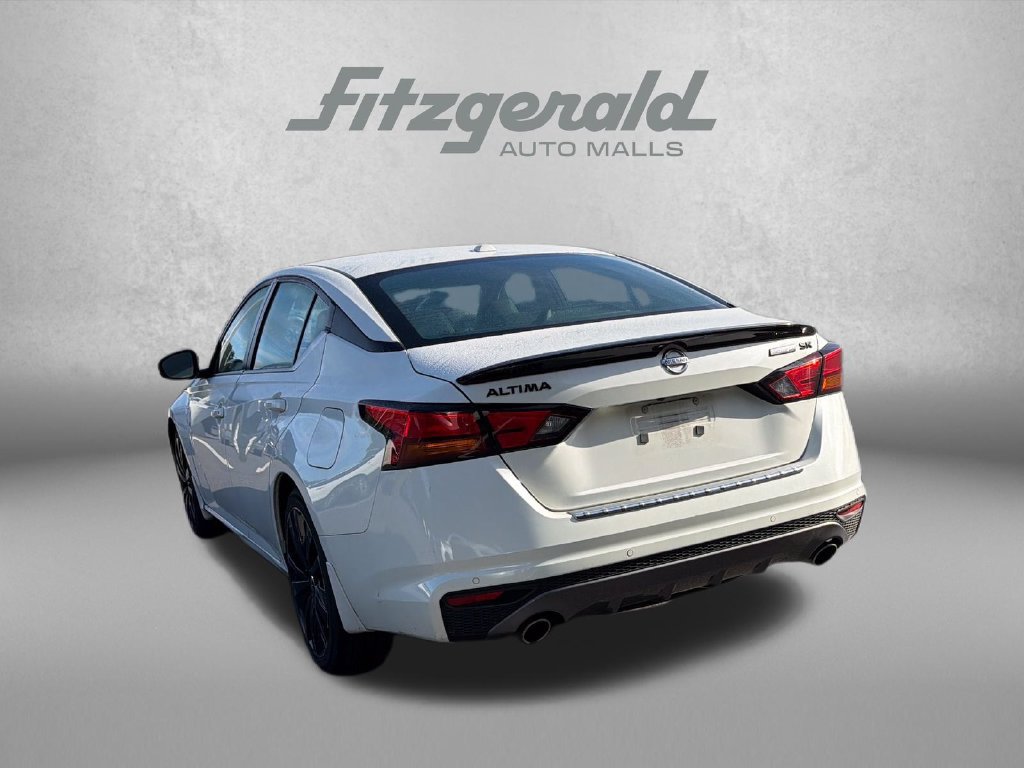 Used 2022 Nissan Altima 2.5 SR w/ Midnight Edition Package FWD image 6