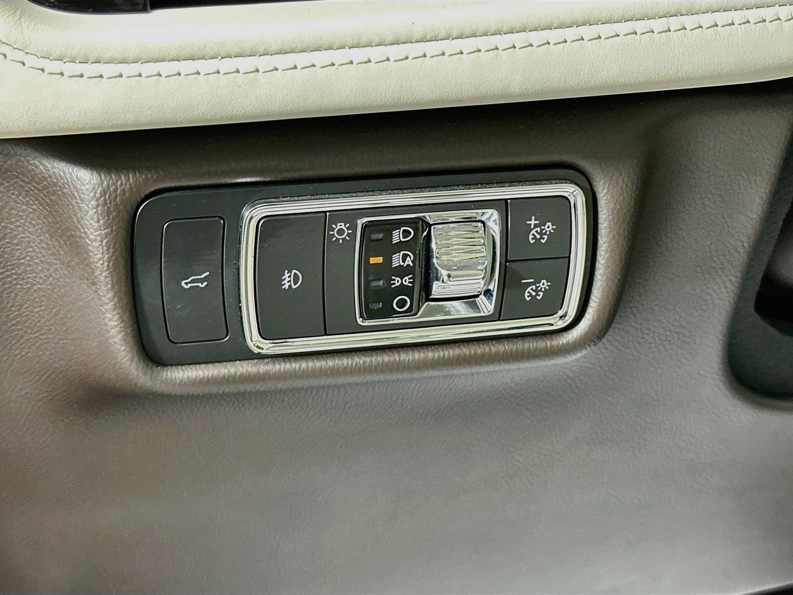 Used 2022 Lincoln Aviator Black Label w/ Dynamic Handling Package AWD/4WD image 10