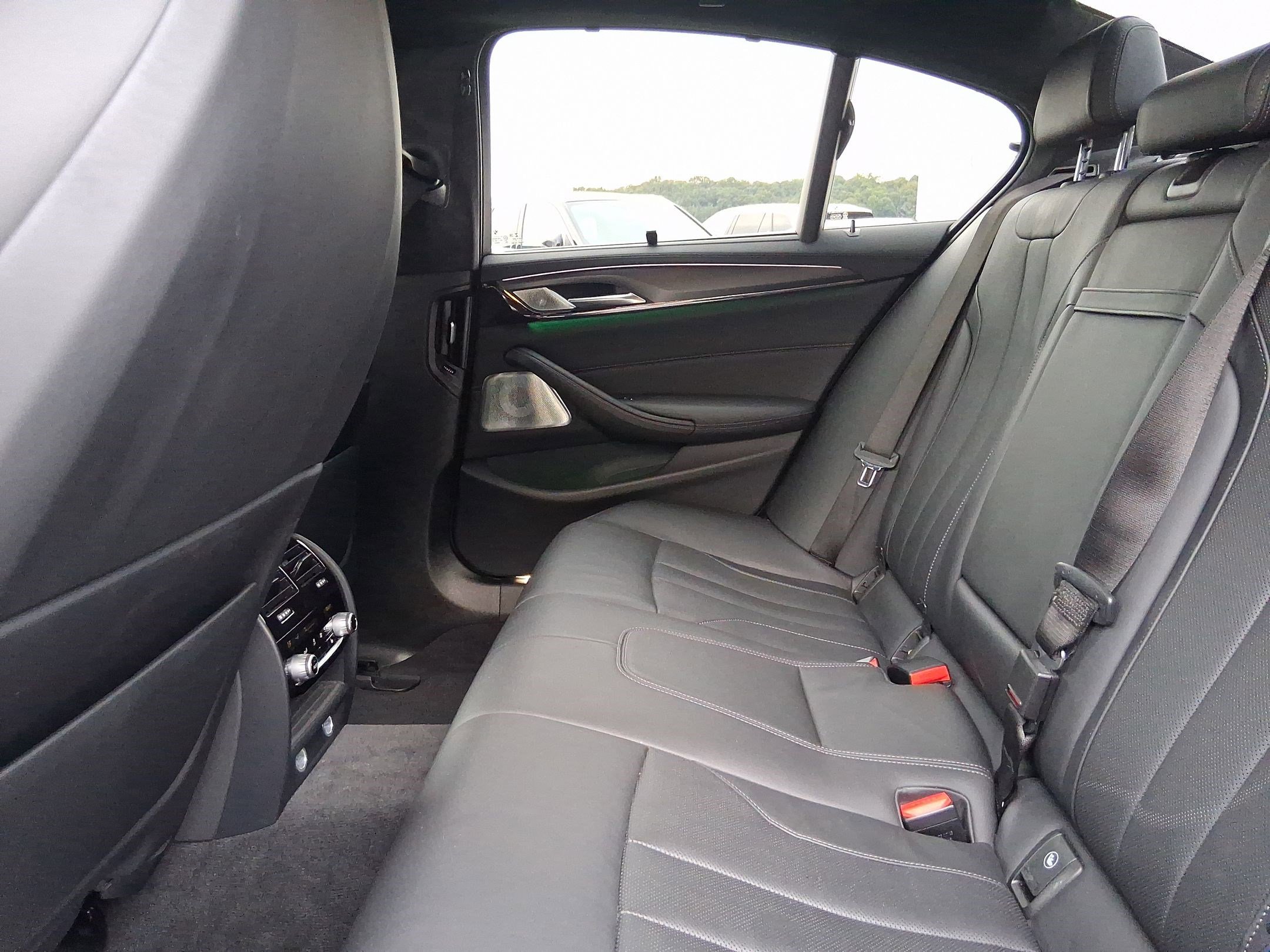 Used 2019 BMW M5 w/ Executive Package image 27