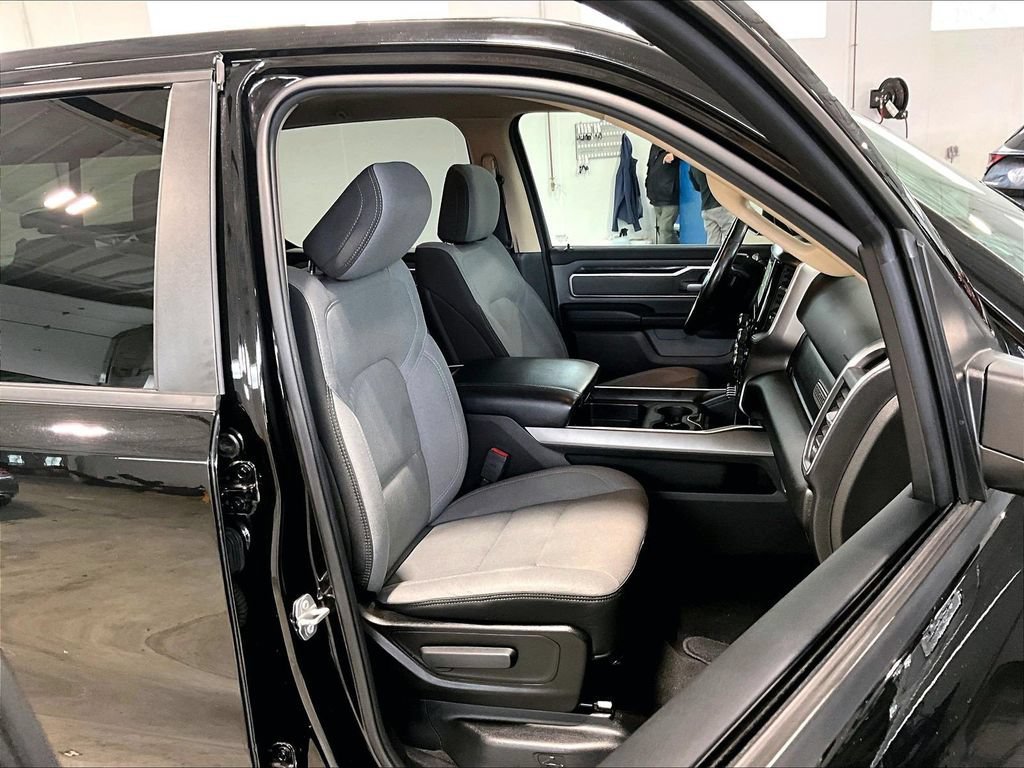 Used 2019 RAM 1500 Big Horn AWD/4WD image 11