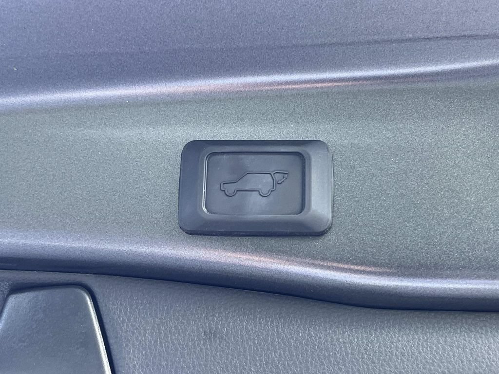 Used 2023 Toyota RAV4 XLE w/ Convenience Package FWD image 13
