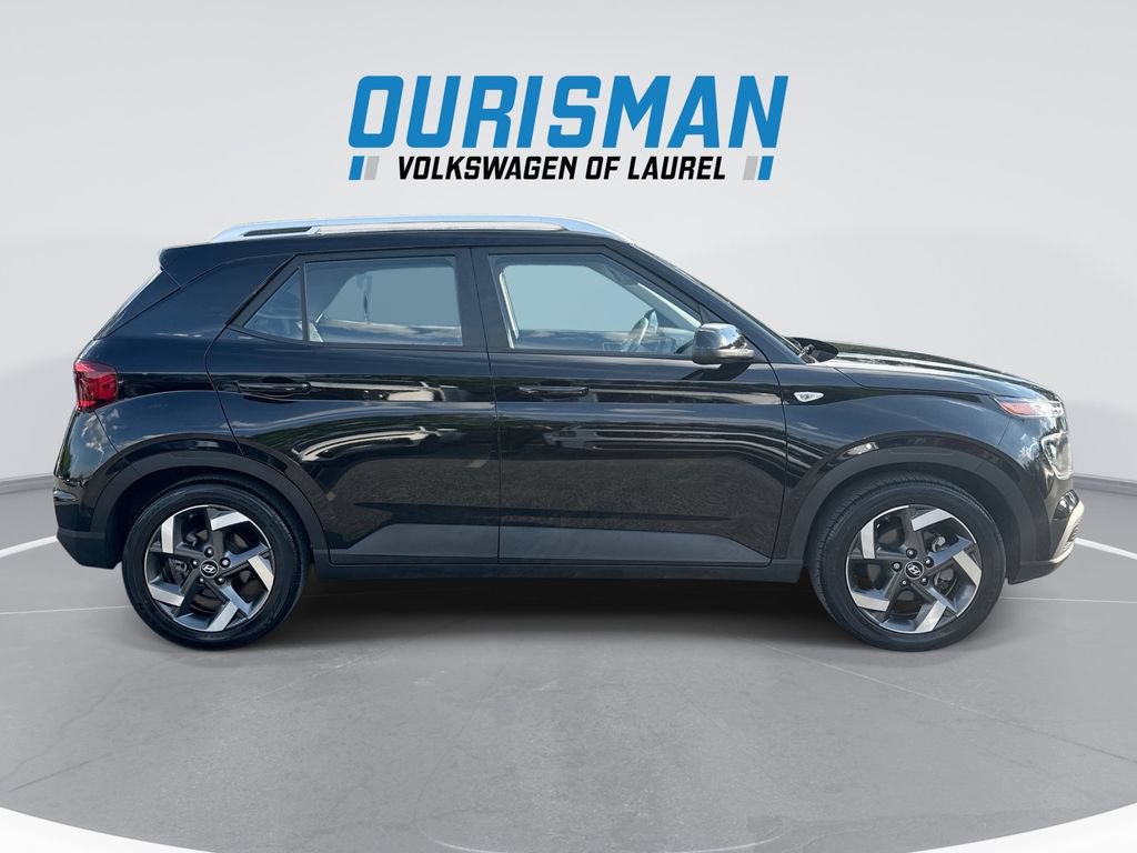 Used 2023 Hyundai Venue SEL w/ Cargo Package FWD image 9