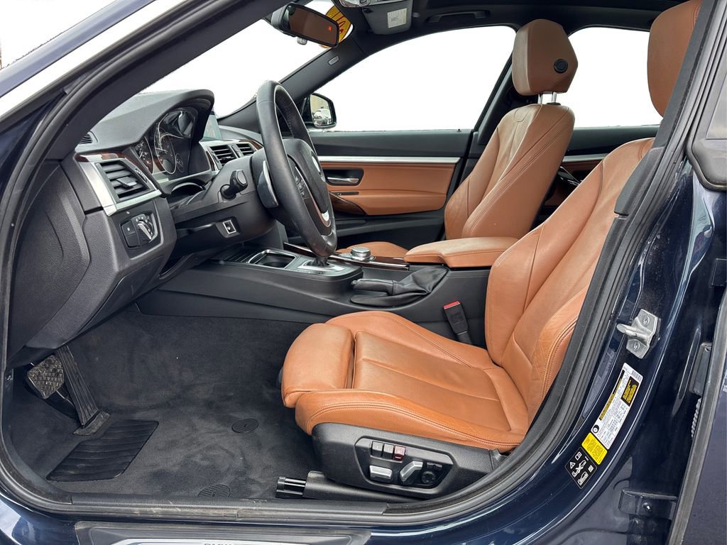 Used 2017 BMW 330i Gran Turismo xDrive image 9